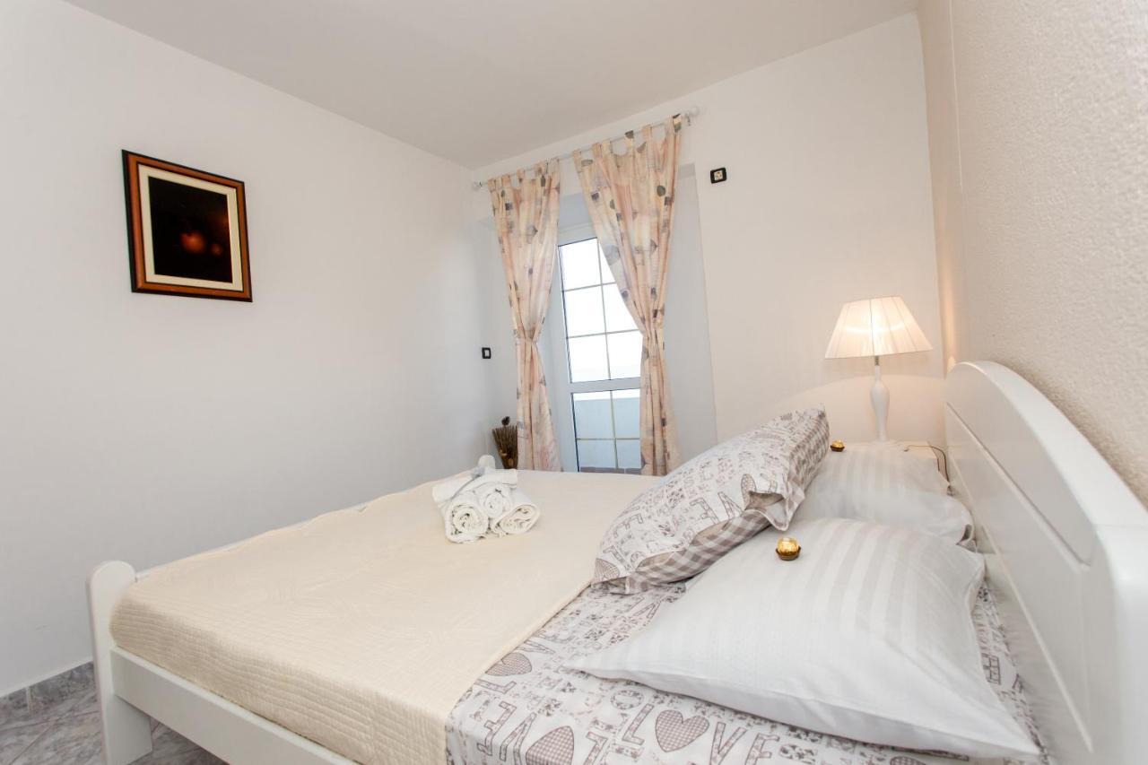 Apartments Desiree Сутиван Экстерьер фото